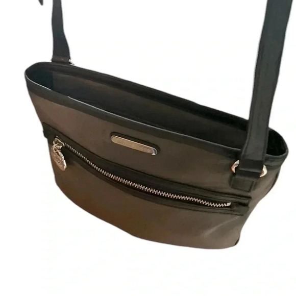 Michael Kors NWOT Color block Nylon/Leather Crossbody Graphite/Black Lock - Picture 4 of 12